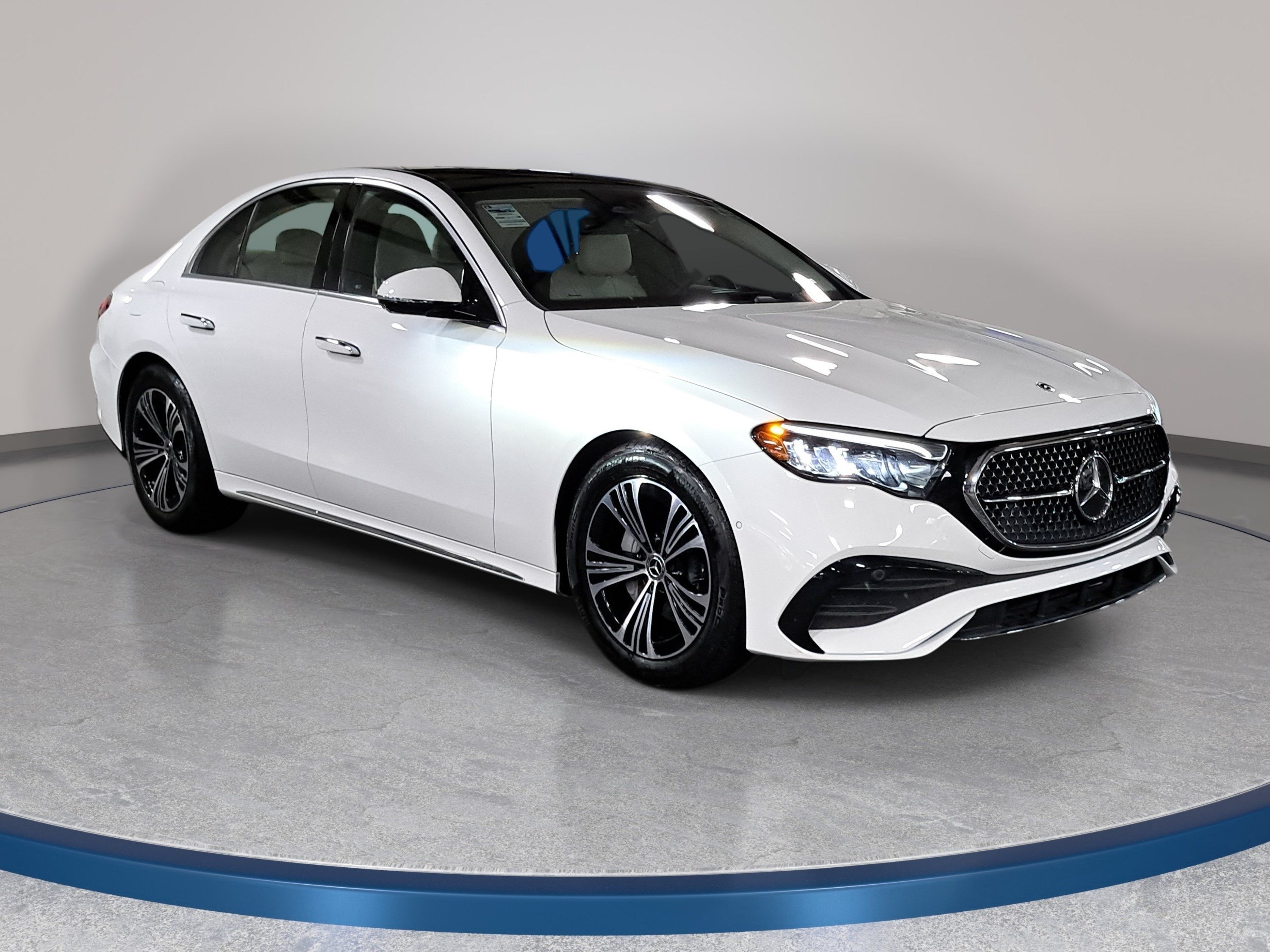 Used 2026 Mercedes-Benz E 350 4MATIC Sedan image 4