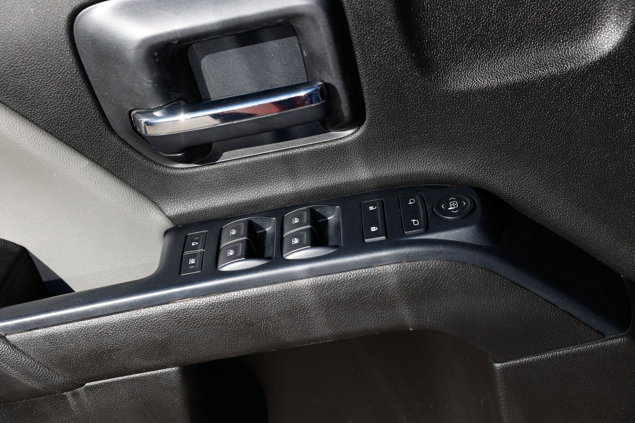 Used 2019 Chevrolet Silverado 1500 Custom w/ Custom Convenience Package RWD image 42