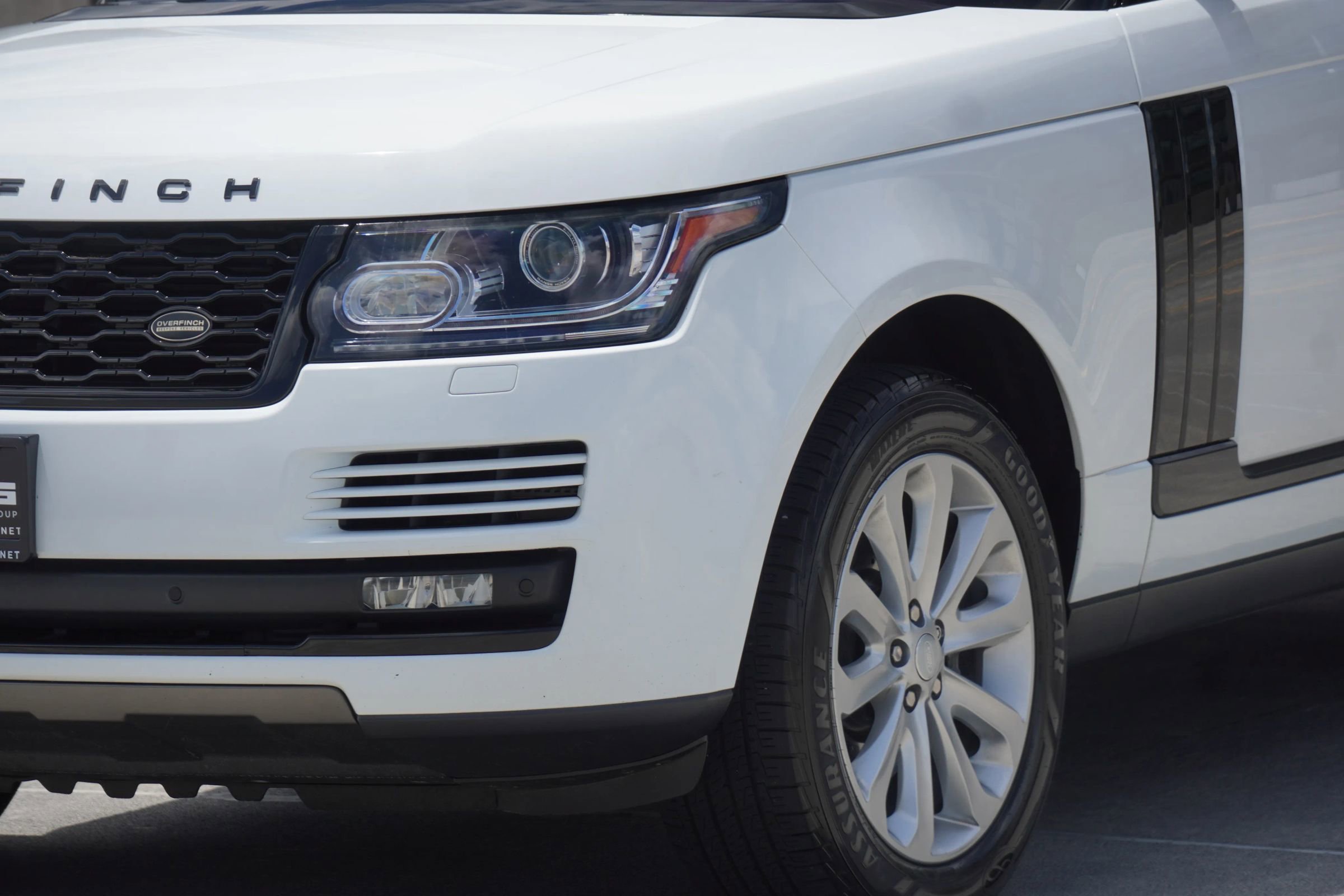 Used 2016 Land Rover Range Rover HSE image 32