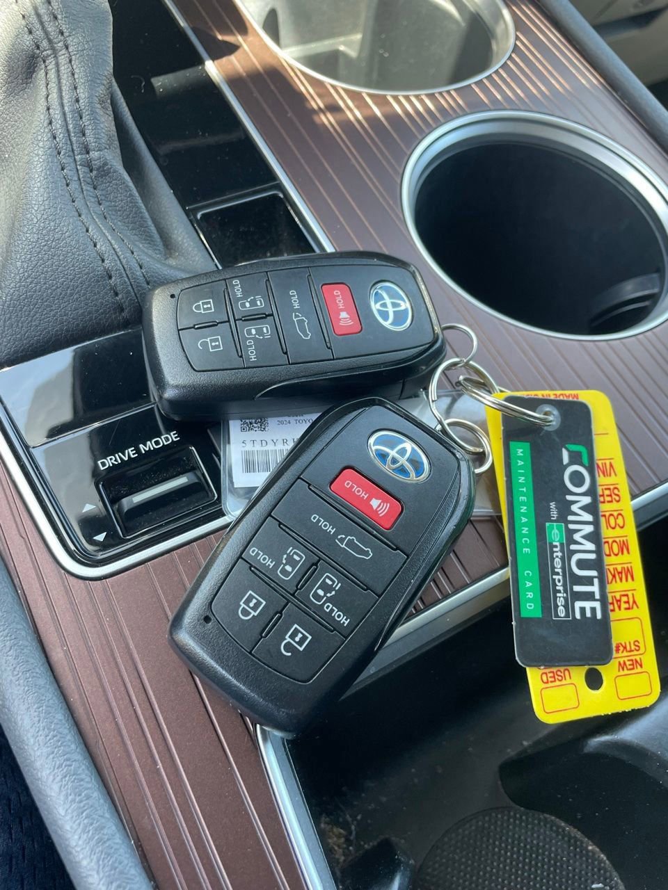 Used 2024 Toyota Sienna XLE FWD image 13