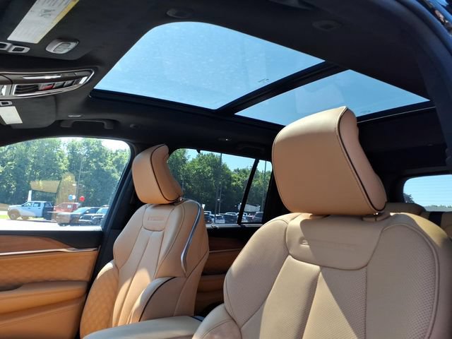 New 2026 Jeep Grand Cherokee Summit w/ Obsidian Package AWD/4WD image 6
