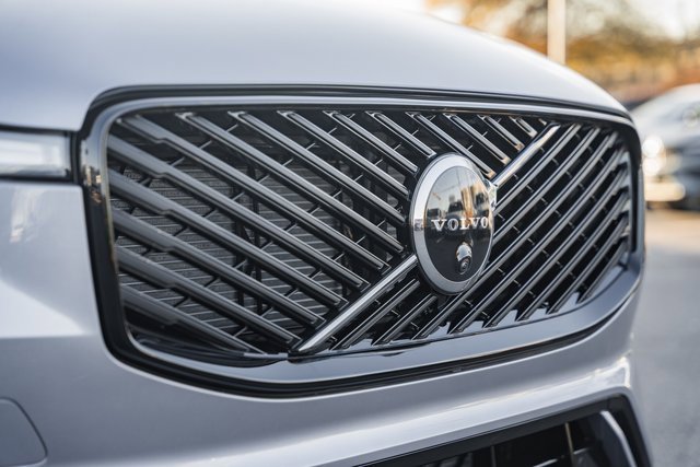 New 2026 Volvo XC60 B5 Plus w/ Protection Package Premier image 11