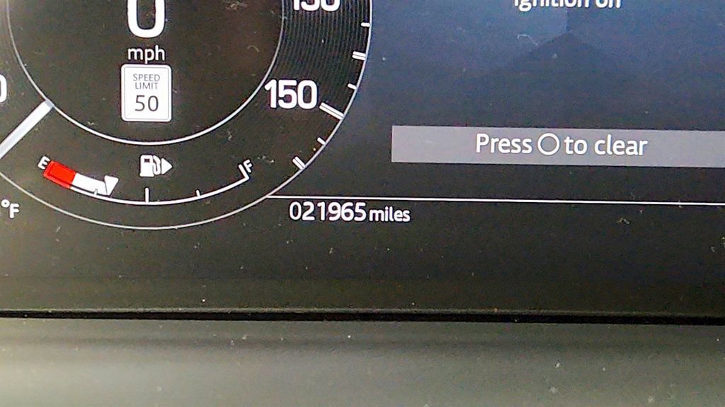 Used 2024 Land Rover Discovery Metropolitan Edition image 14