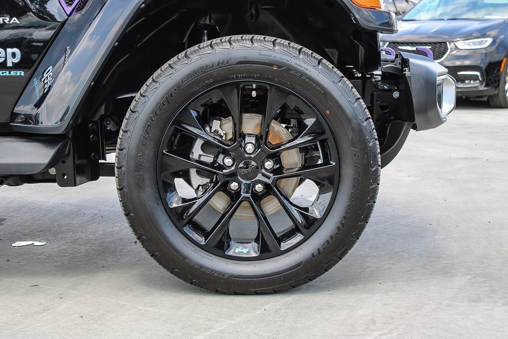 Used 2023 Jeep Wrangler Unlimited Sahara image 11