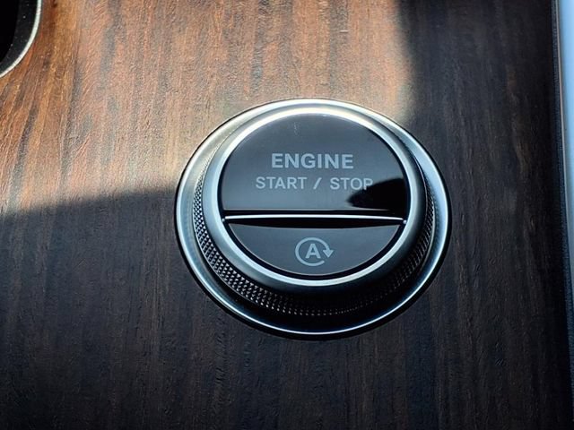 New 2025 Mercedes-Benz C 300 4MATIC Sedan image 25