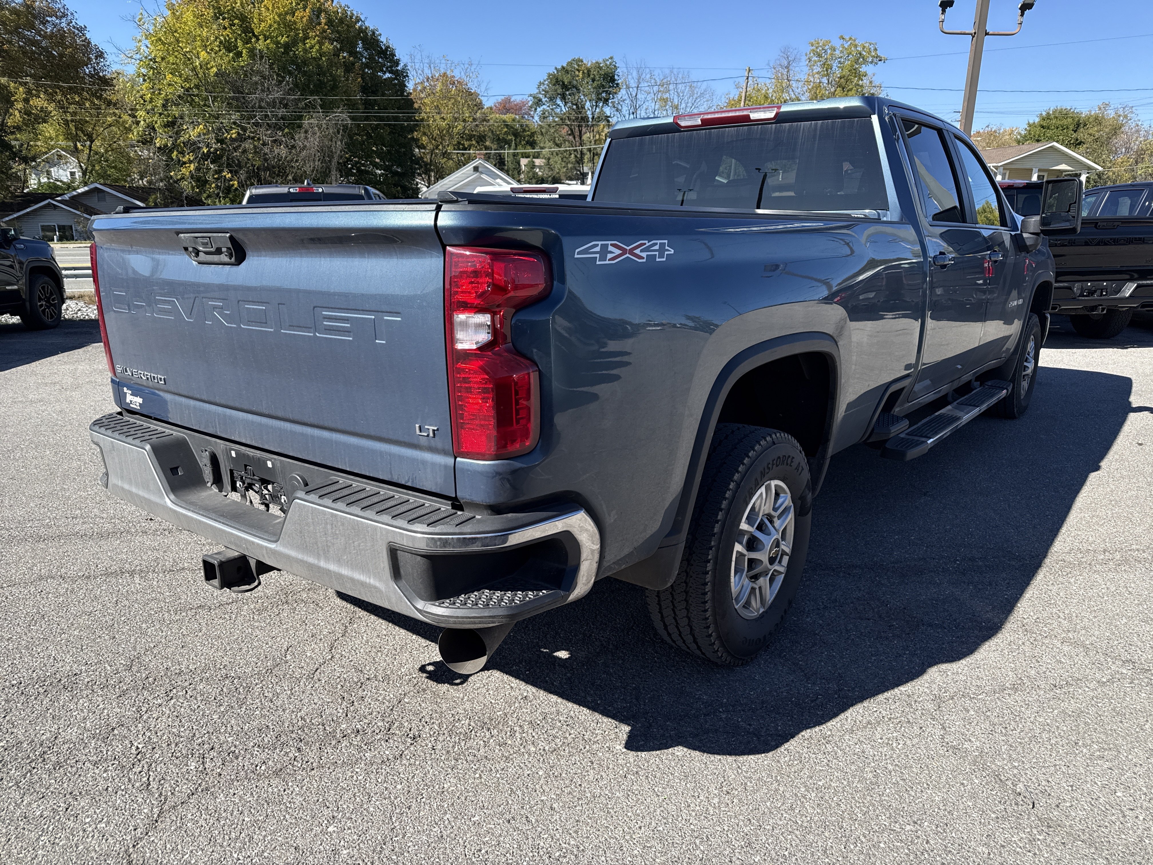Used 2025 Chevrolet Silverado 2500 LT w/ Convenience Package AWD/4WD image 3