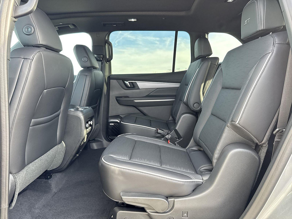 New 2026 Buick Enclave Sport Touring w/ Power Package FWD image 24