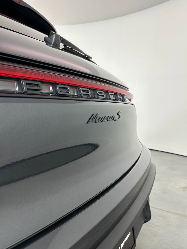 Certified 2023 Porsche Macan S AWD/4WD image 12