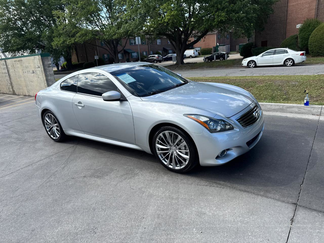 Used 2015 INFINITI Q60 Journey RWD image 2