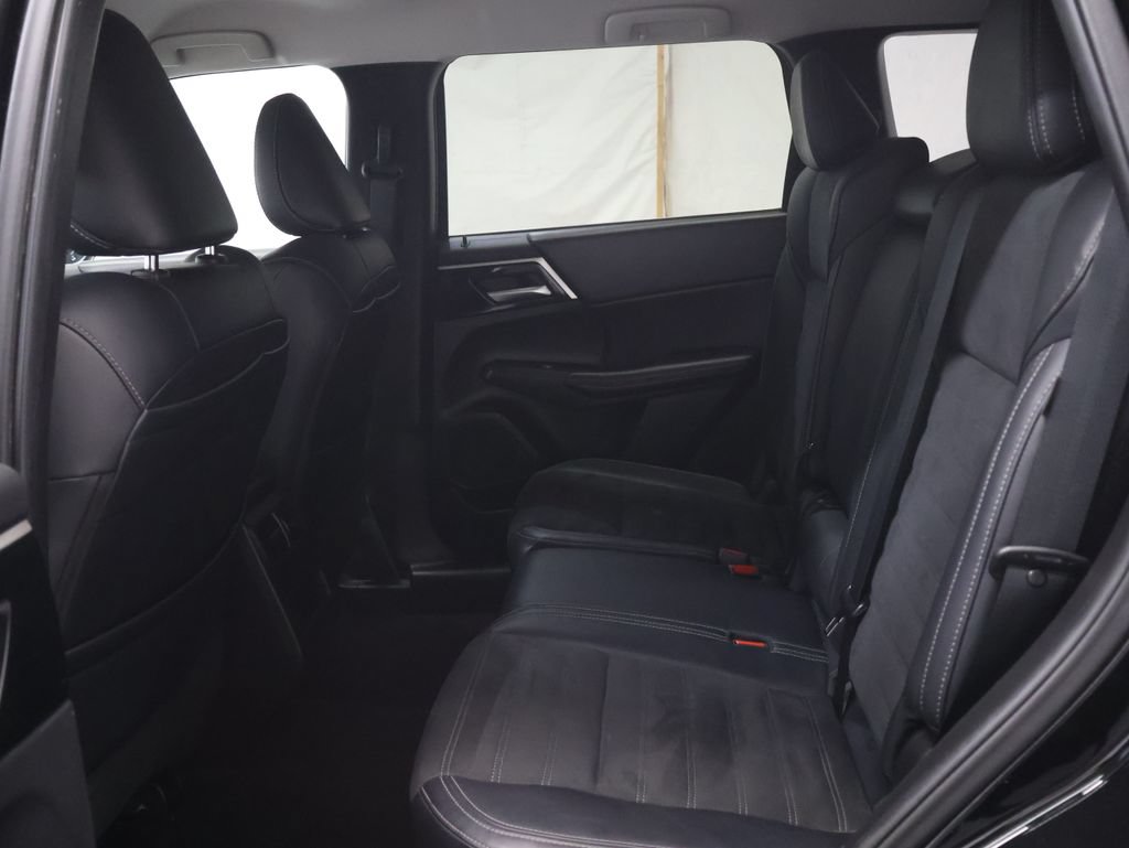 Used 2024 Mitsubishi Outlander SE FWD image 15