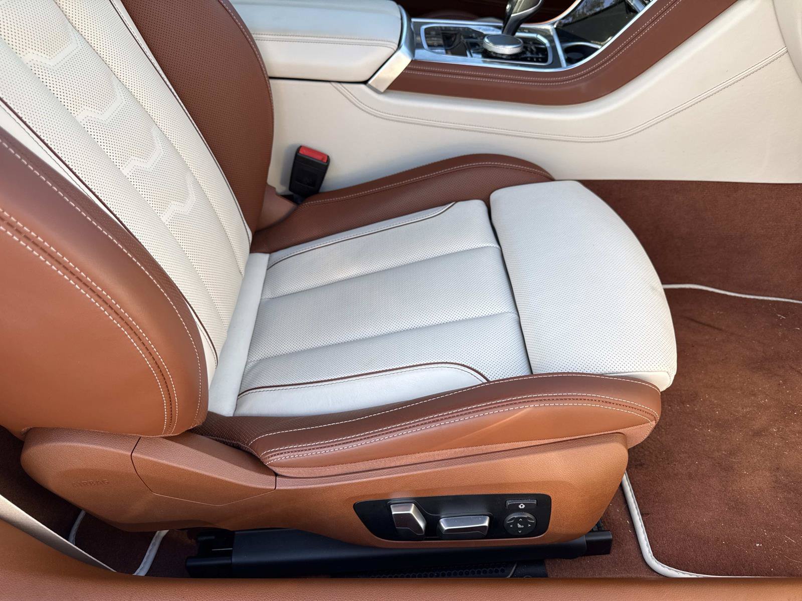 Used 2024 BMW 840i Convertible w/ Comfort Seating Package RWD image 11