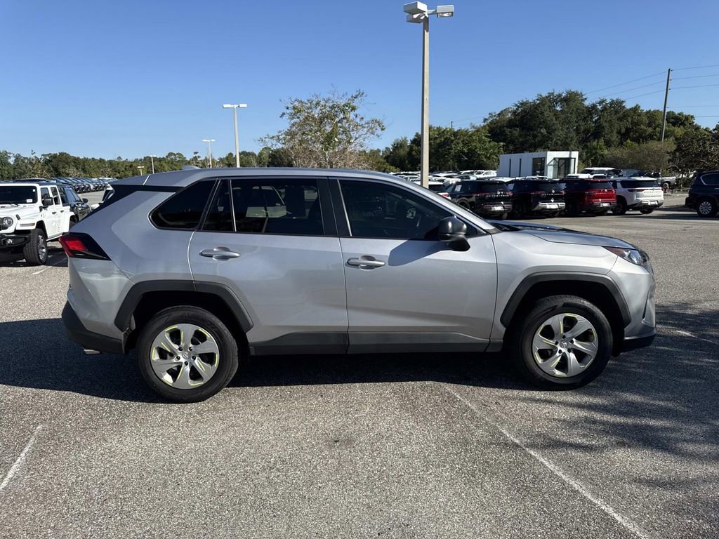 Used 2022 Toyota RAV4 LE image 2