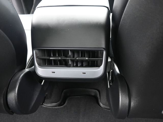 Used 2023 Tesla Model Y Long Range AWD/4WD image 29