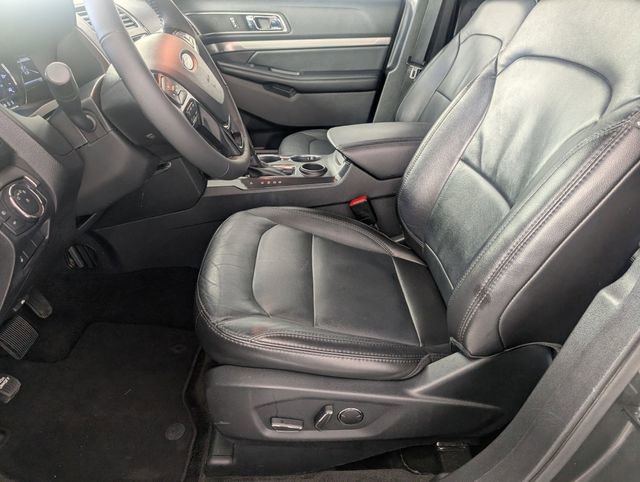 Used 2018 Ford Explorer XLT w/ Equipment Group 202A image 13