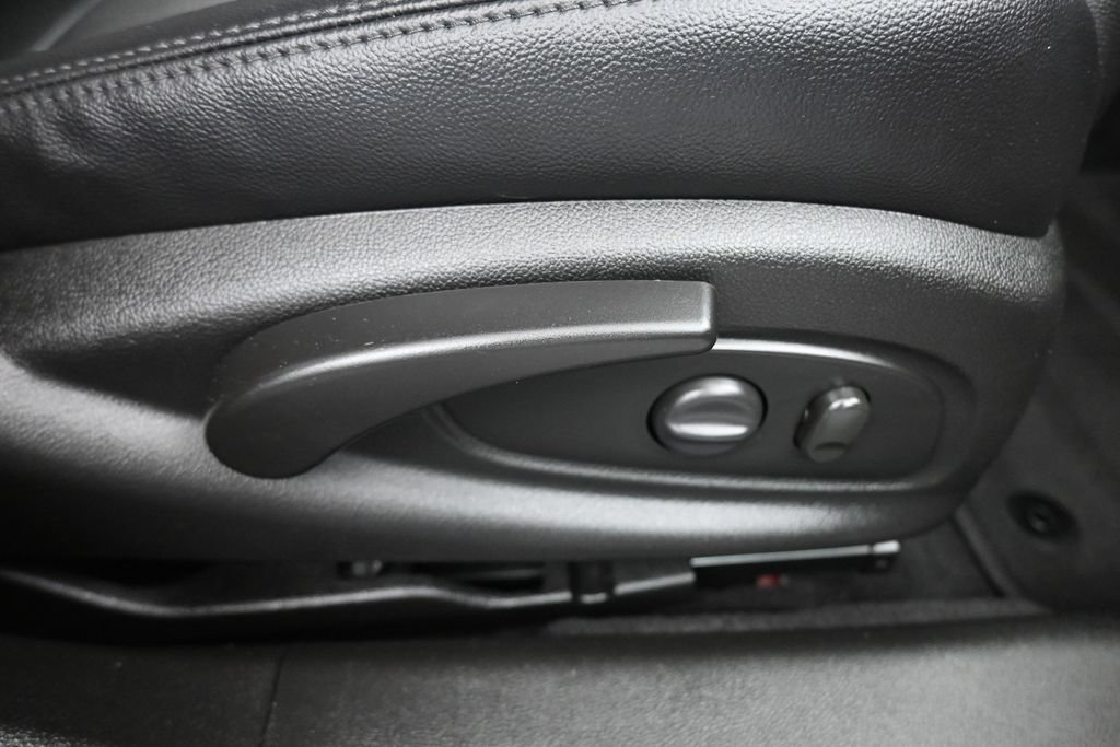 Used 2019 Chevrolet Impala LT FWD image 40