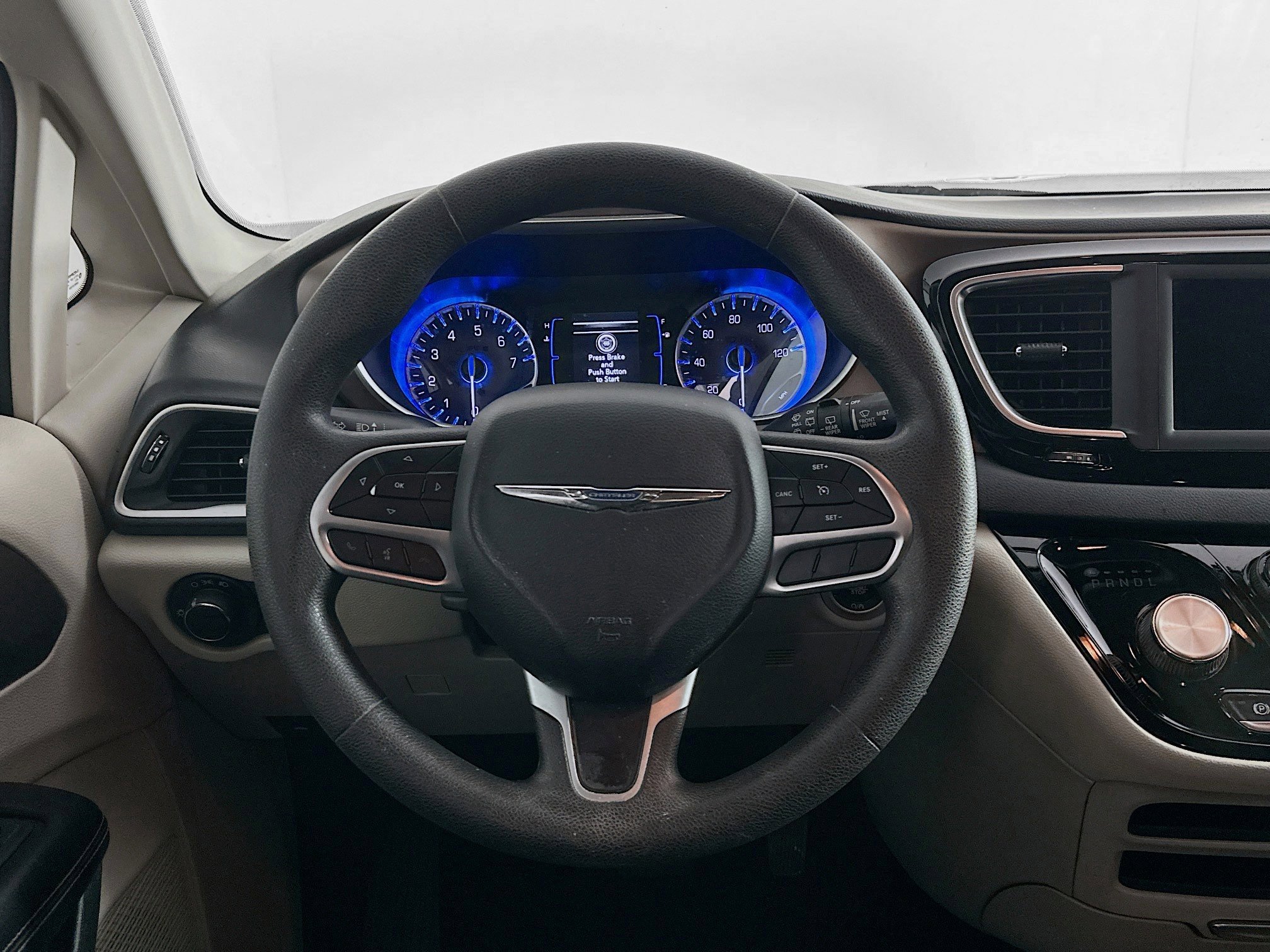 Used 2018 Chrysler Pacifica L image 17