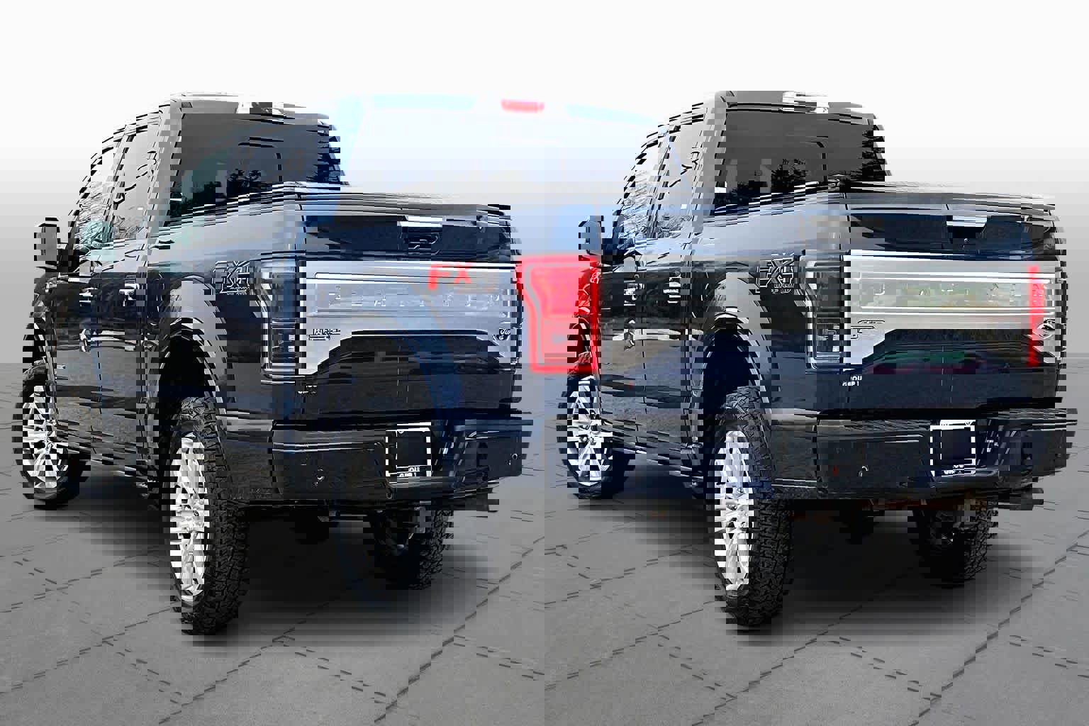 Used 2016 Ford F150 Platinum w/ Equipment Group 701A Luxury AWD/4WD image 12