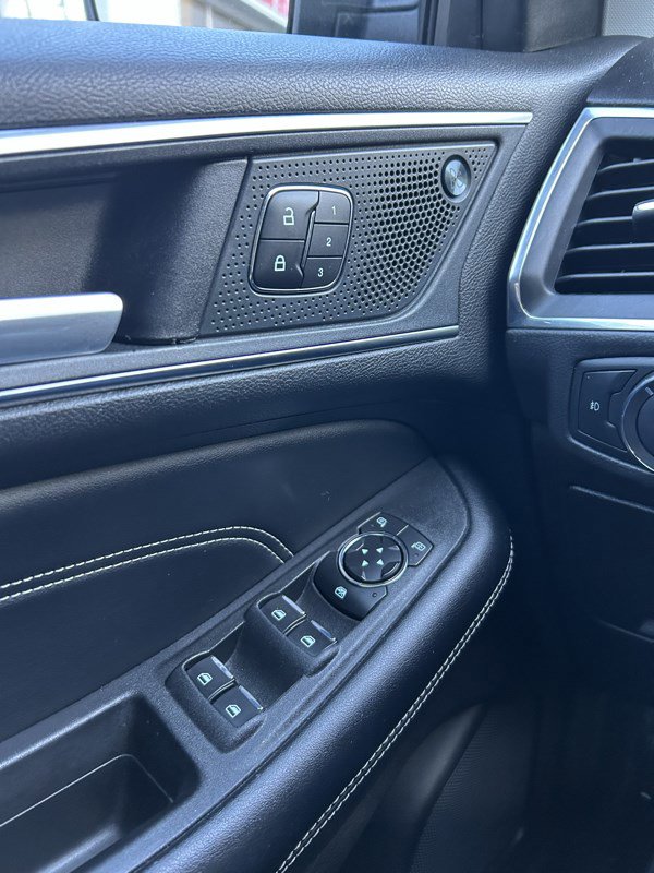 Used 2022 Ford Edge Titanium image 23