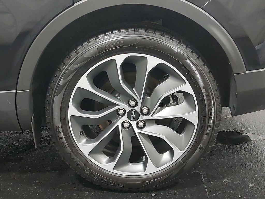 Used 2022 Lincoln Nautilus Reserve image 35