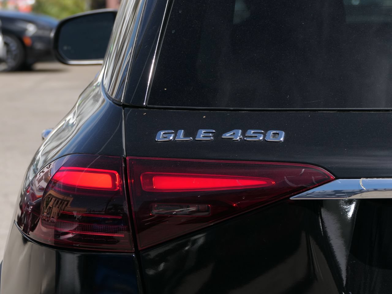 Used 2024 Mercedes-Benz GLE 450e 4MATIC image 5