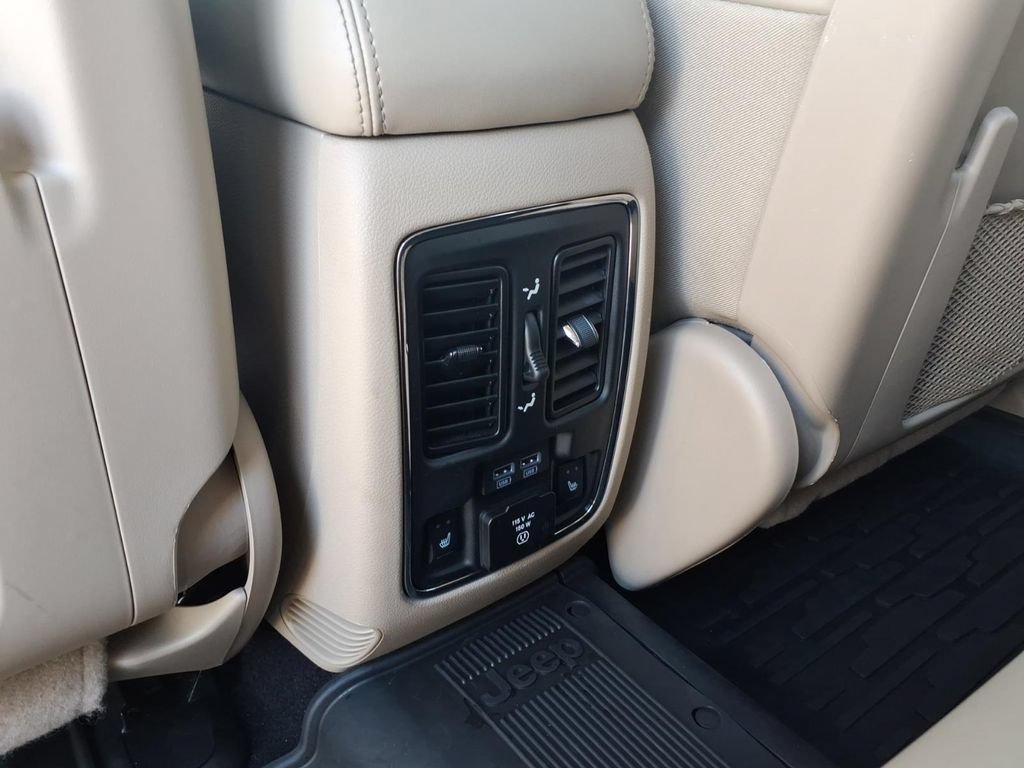 Used 2020 Jeep Grand Cherokee Limited w/ Luxury Group II RWD image 19