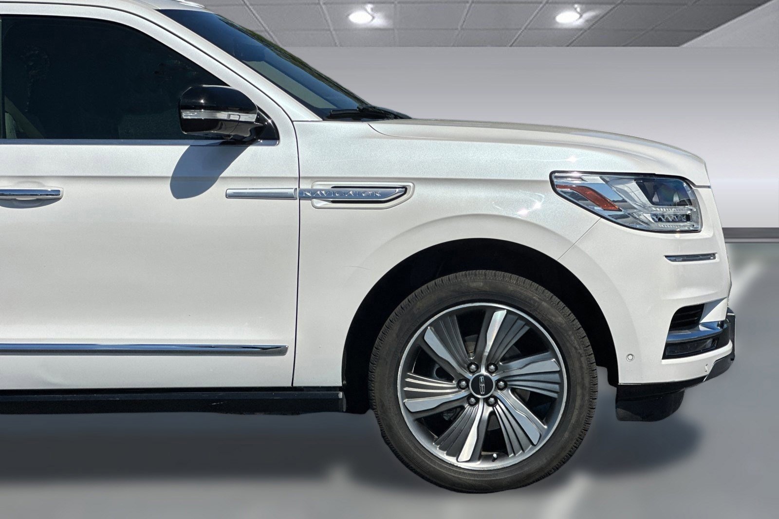 Used 2018 Lincoln Navigator L Reserve w/ Technology Package image 20