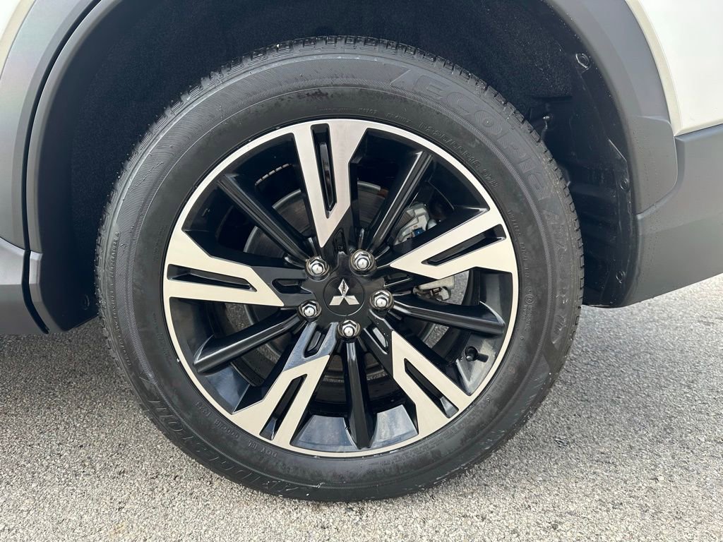 Used 2025 Mitsubishi Eclipse Cross SE image 8