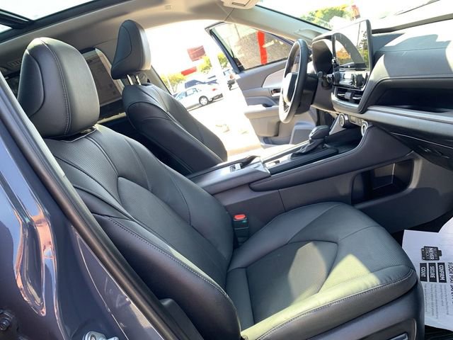 Used 2025 Toyota Grand Highlander AWD image 14