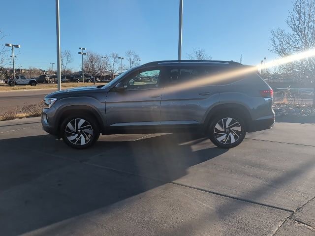 Used 2025 Volkswagen Atlas SE image 4