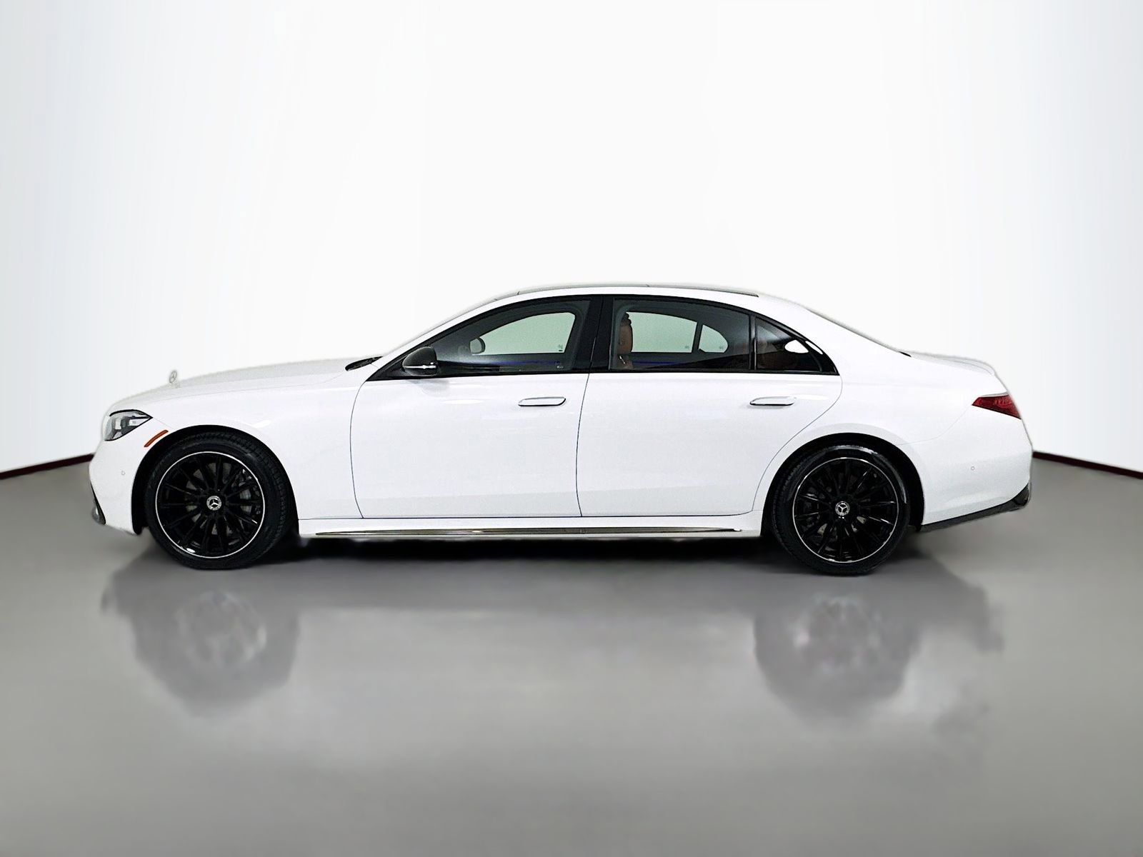 Used 2025 Mercedes-Benz S 580 4MATIC Sedan image 4