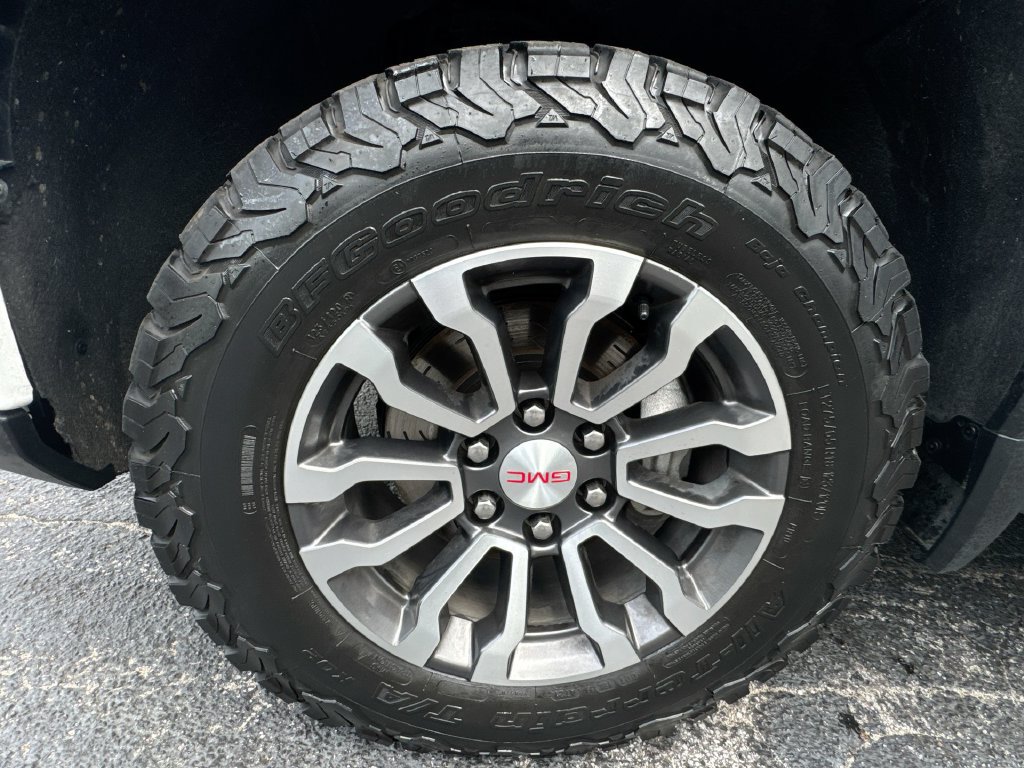 Used 2022 GMC Sierra 1500 AT4 w/ Technology Package AWD/4WD image 12