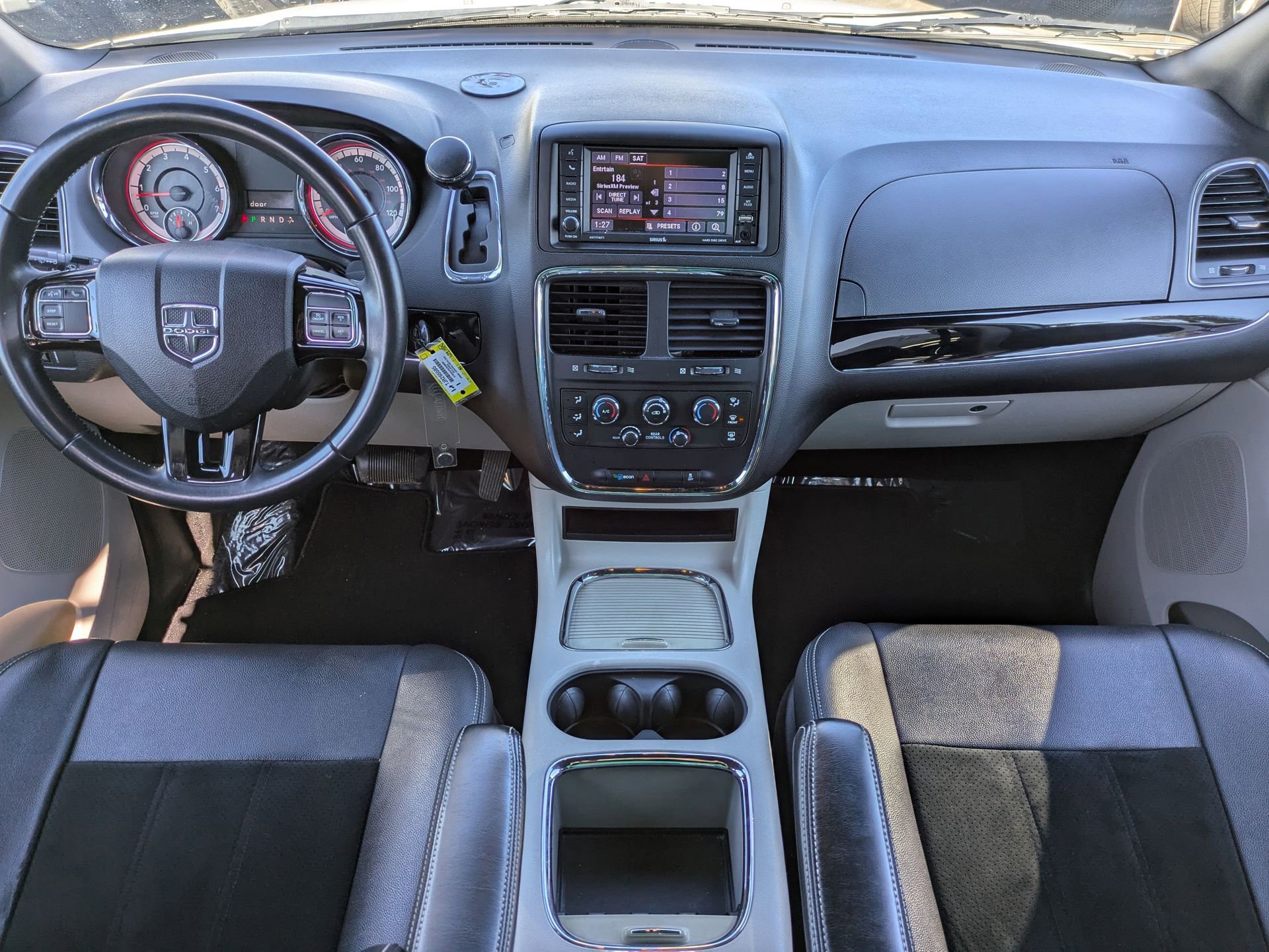 Used 2018 Dodge Grand Caravan SXT image 19