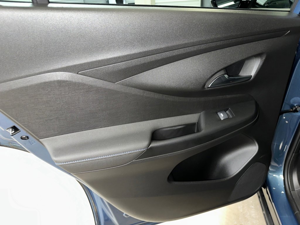 Used 2024 Buick Envista Sport Touring w/ Convenience I Package image 18