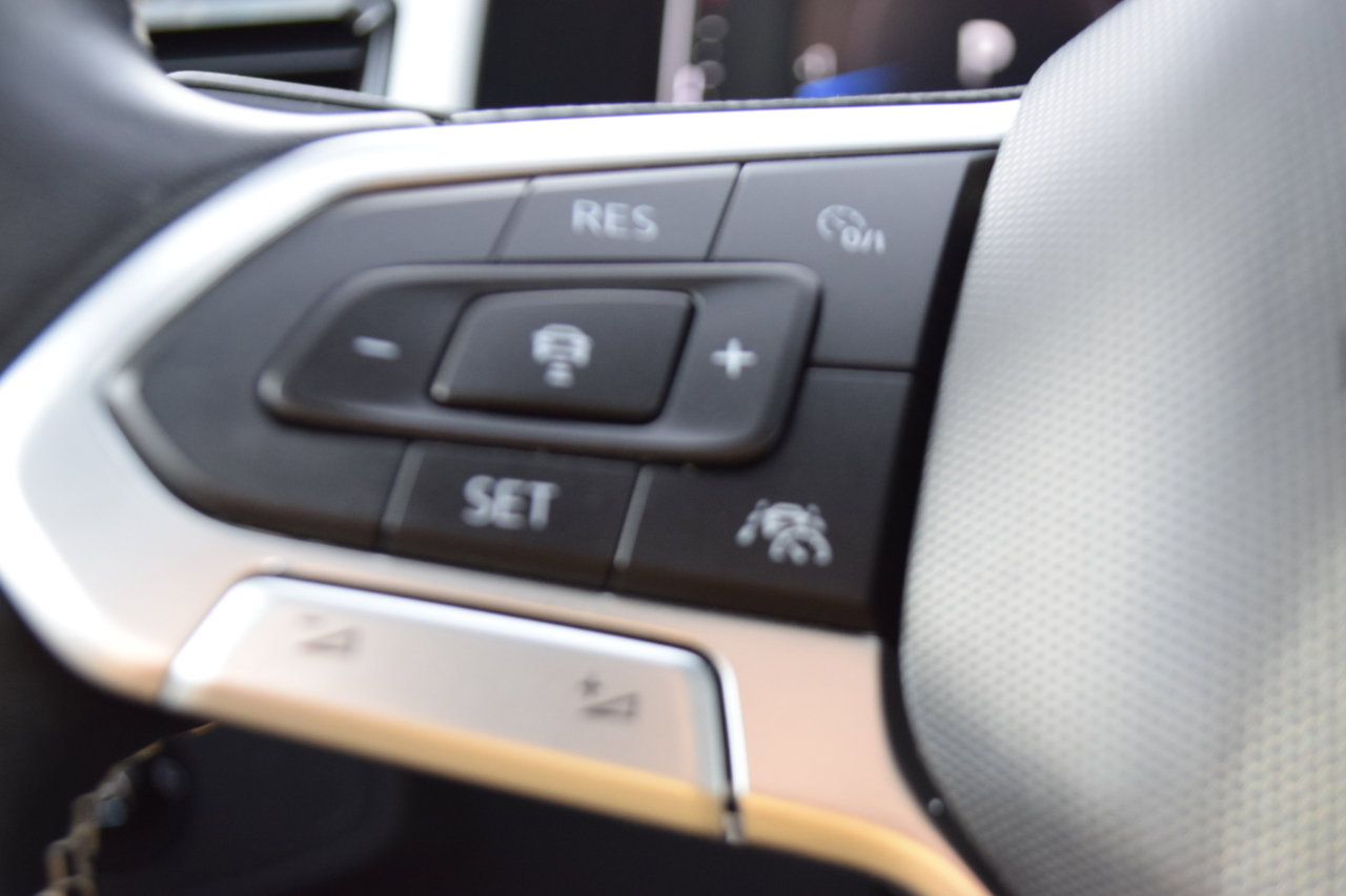 Used 2023 Volkswagen Atlas Cross Sport SEL image 24