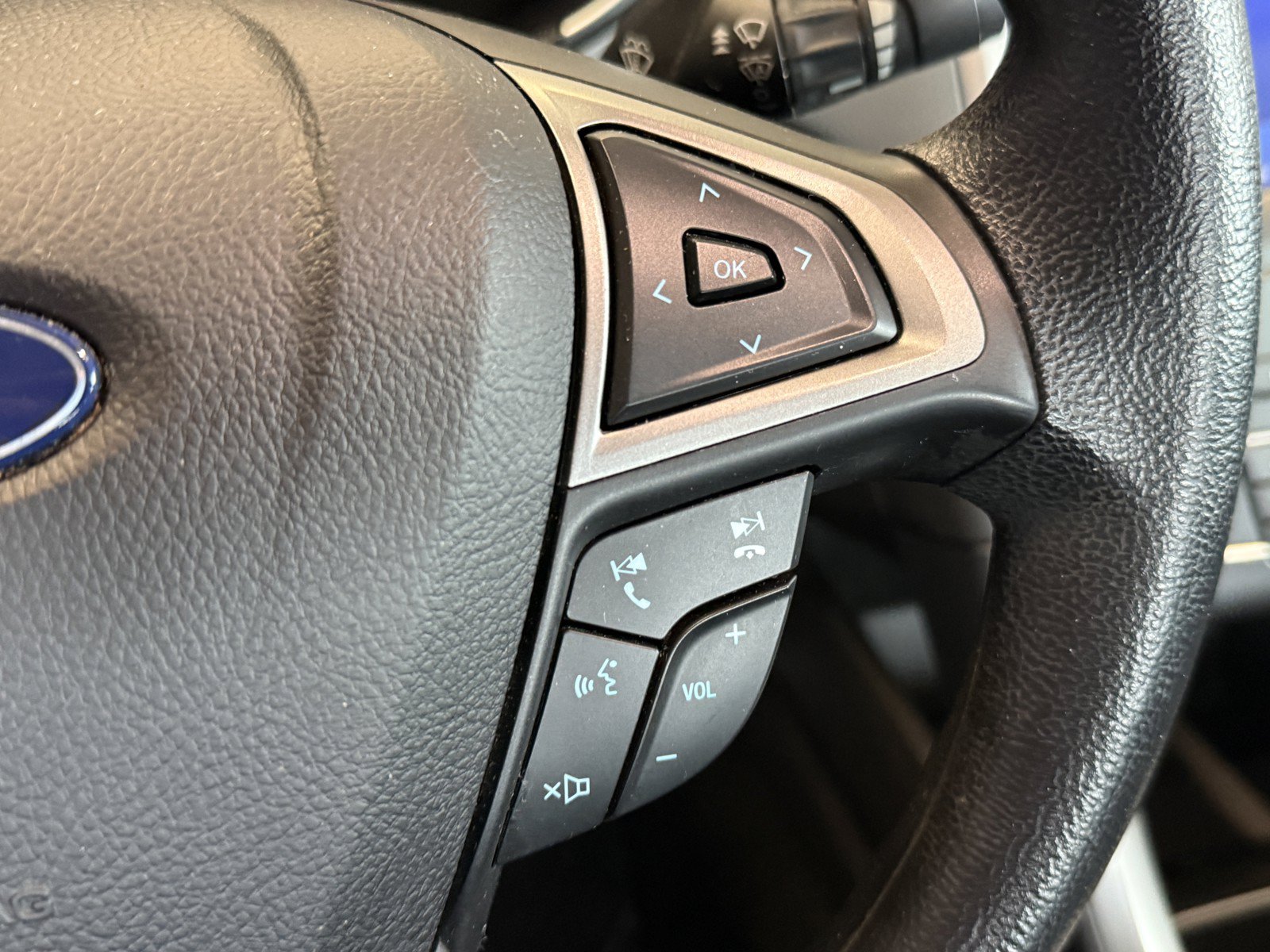 Used 2020 Ford Fusion SE FWD image 23