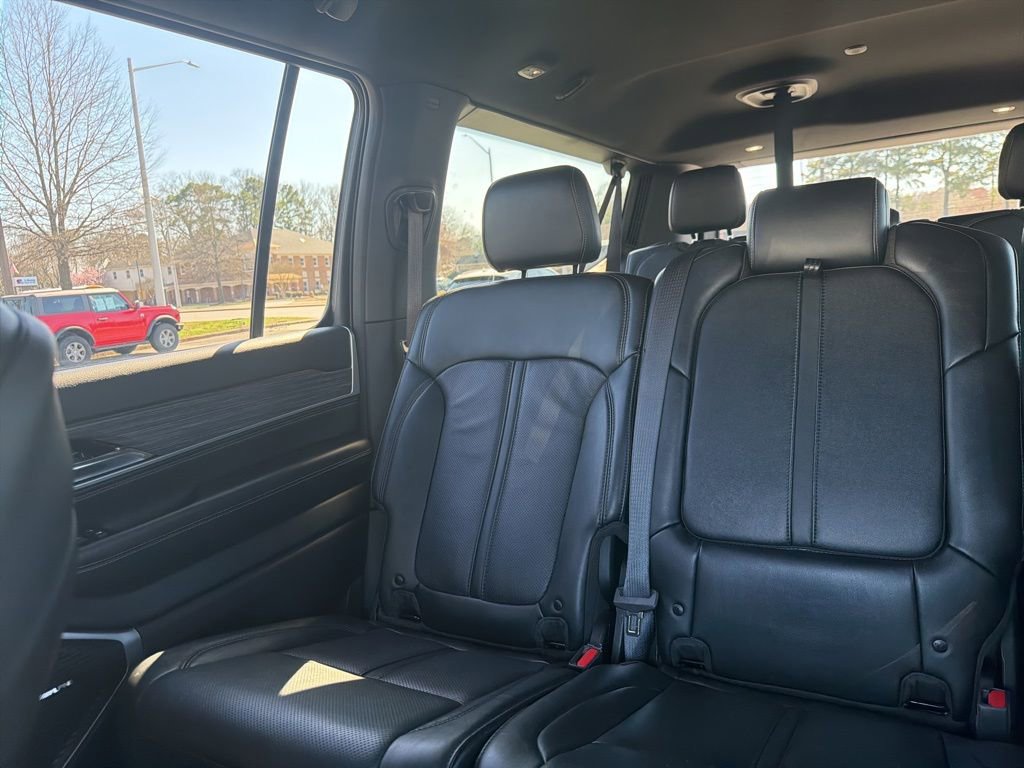 Used 2024 Jeep Wagoneer L Series III w/ Flexible Seating Group image 12