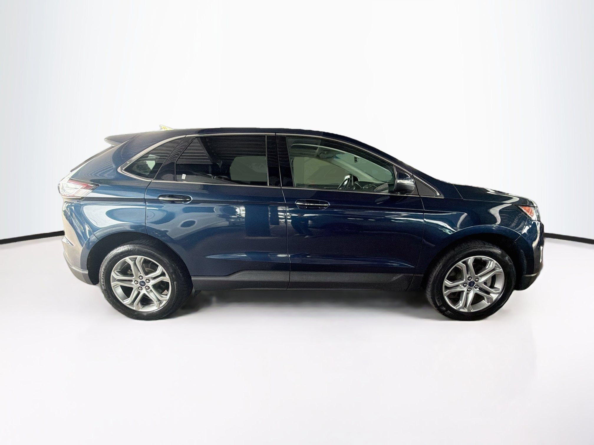 Used 2017 Ford Edge Titanium w/ Equipment Group 301A AWD/4WD image 10