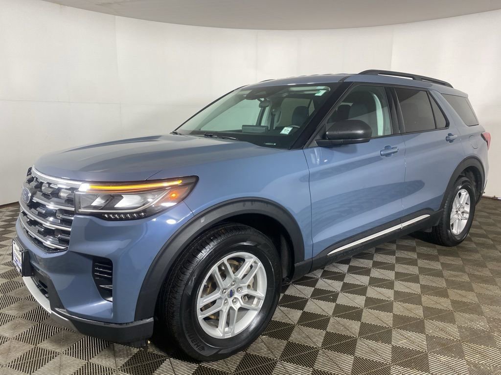 Used 2025 Ford Explorer Active AWD/4WD image 24