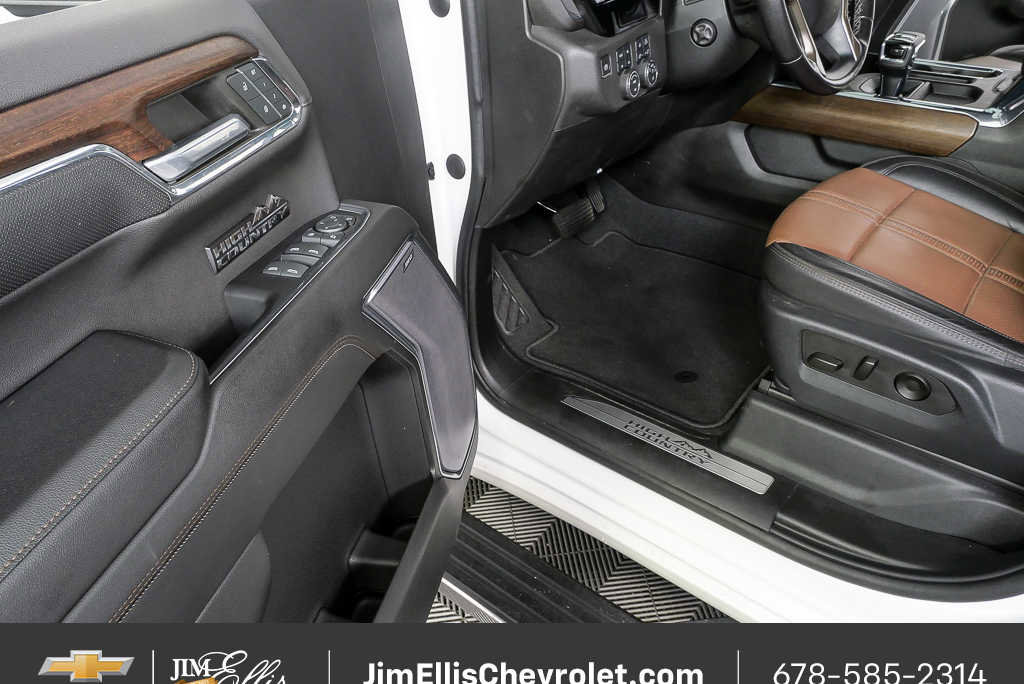 Used 2023 Chevrolet Silverado 1500 High Country w/ High Country Premium Package AWD/4WD image 8