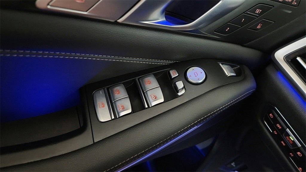 Used 2022 BMW X7 xDrive40i w/ Parking Assistance Package image 25