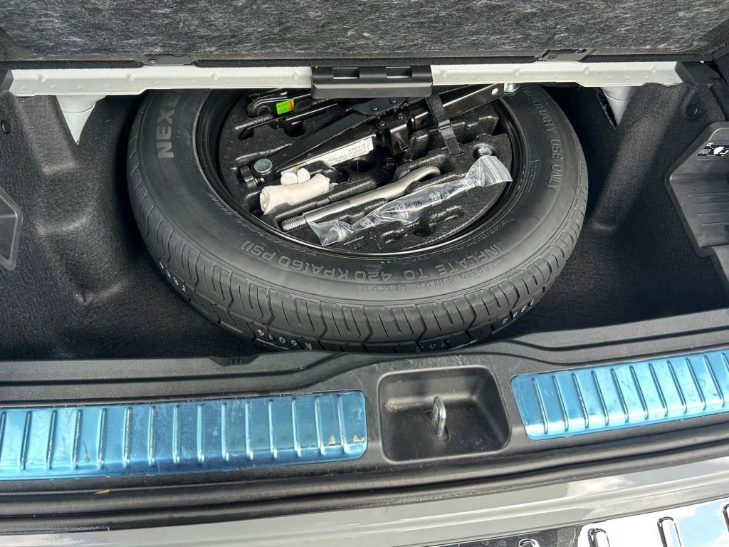 Used 2024 Mercedes-Benz GLS 450 4MATIC w/ AMG Line Exterior image 24