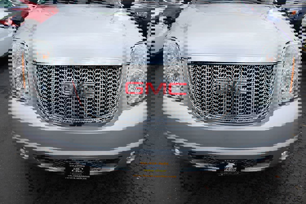 Used 2014 GMC Yukon XL Denali image 9