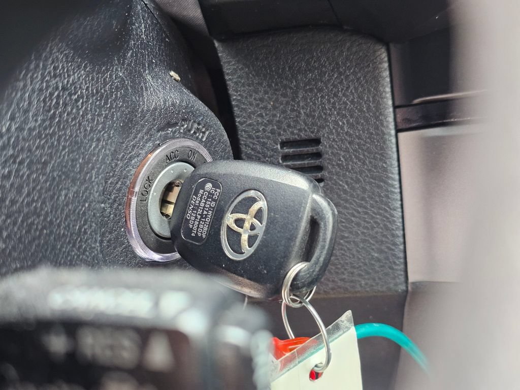 Used 2020 Toyota Tacoma SR AWD/4WD image 28