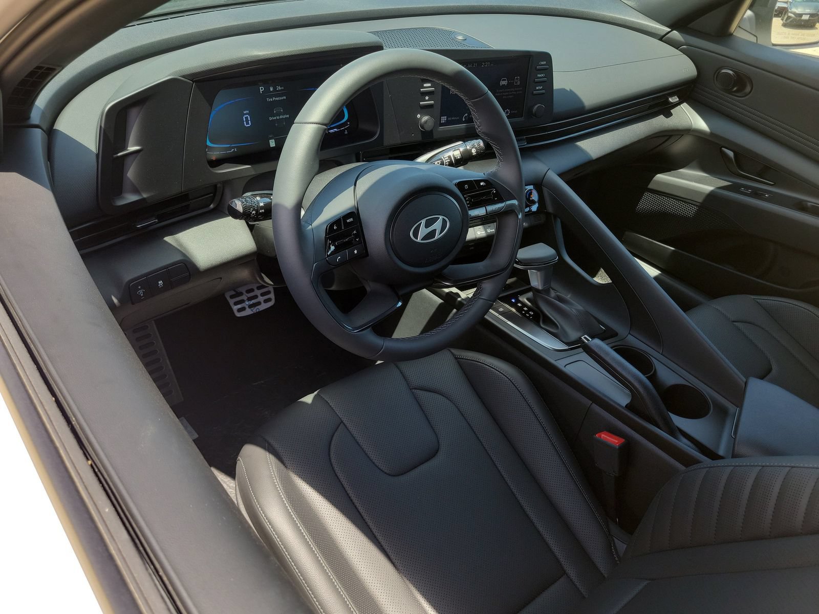 New 2026 Hyundai Elantra SEL Sport FWD image 6
