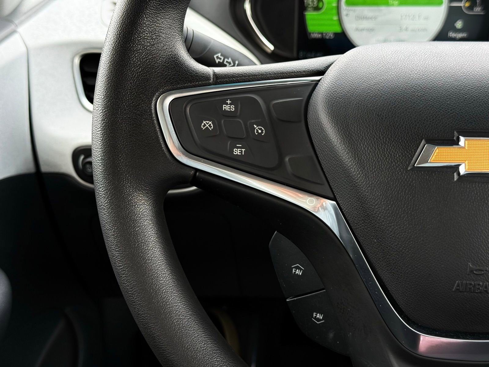 Used 2018 Chevrolet Bolt LT FWD image 26