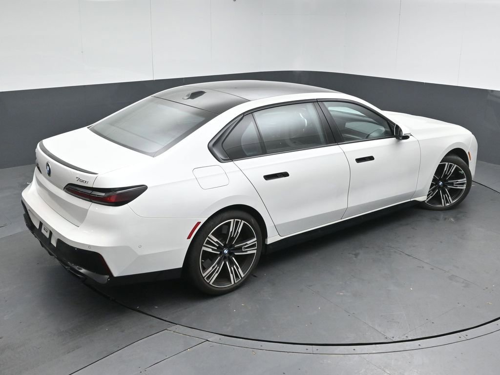 Used 2023 BMW 760i xDrive w/ Luxury Rear Seating Package image 50