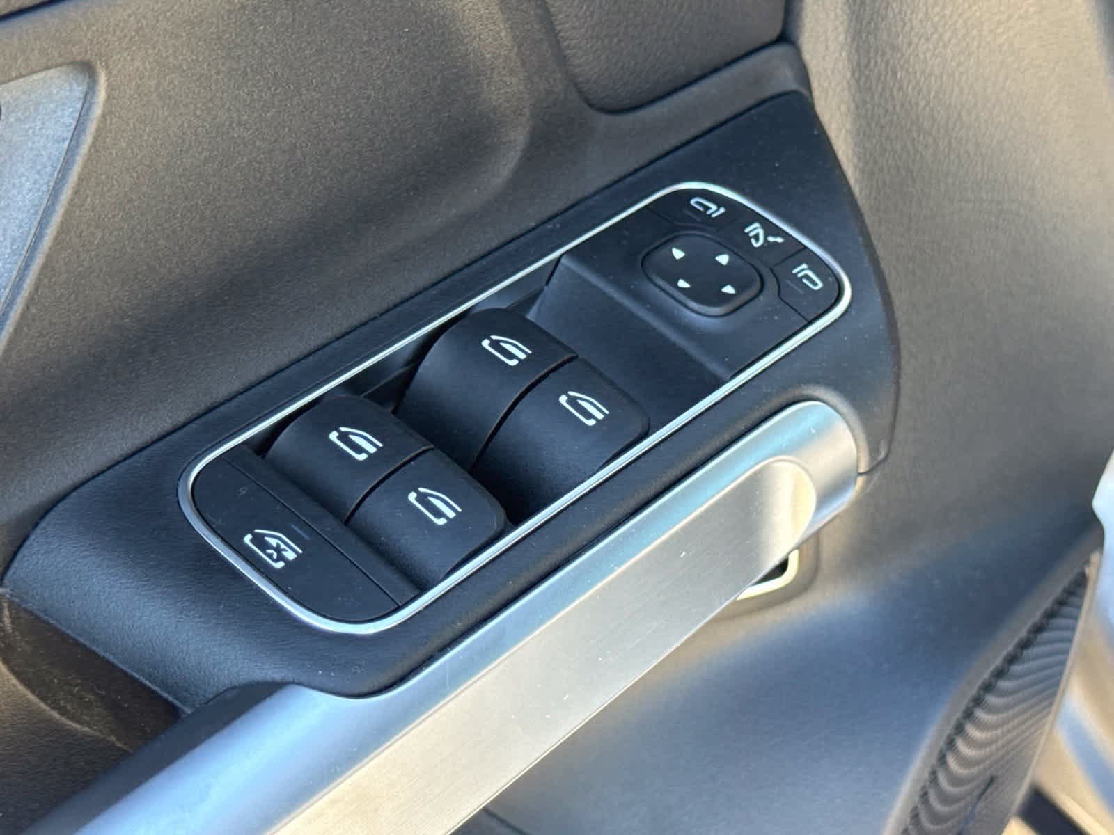 New 2026 Mercedes-Benz GLB 250 4MATIC image 17