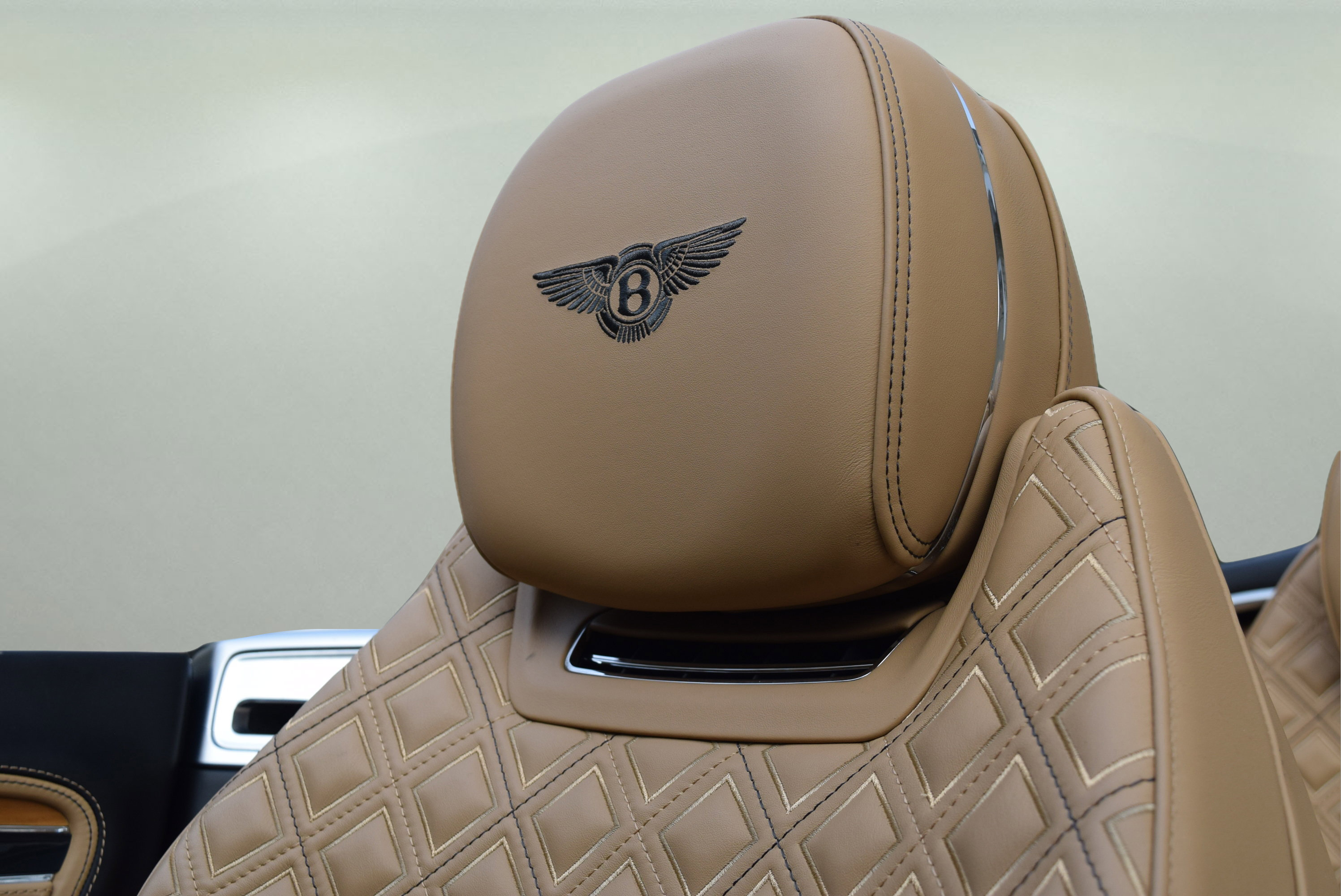 Used 2020 Bentley Continental GT AWD/4WD image 47