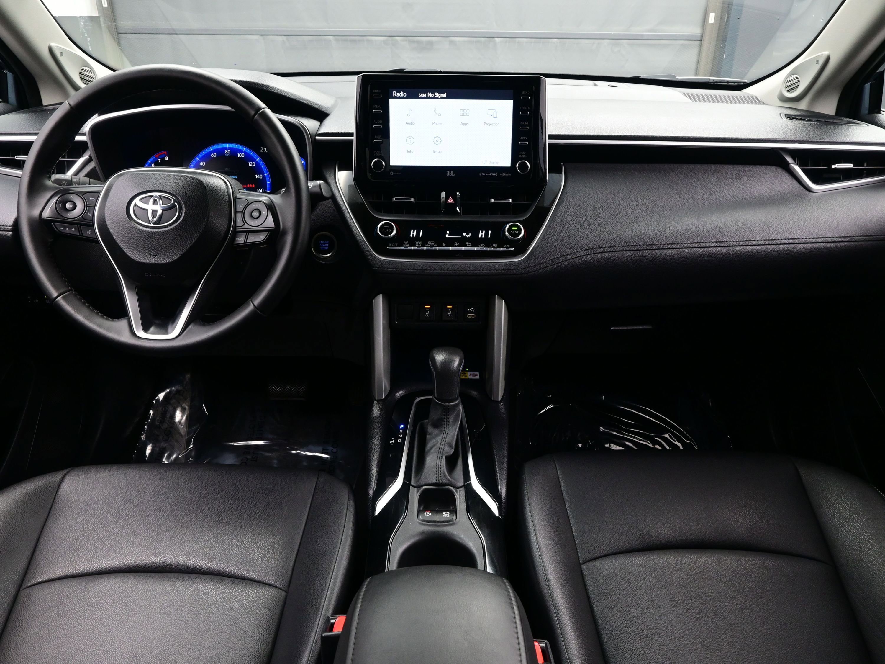 Used 2022 Toyota Corolla Cross XLE image 17