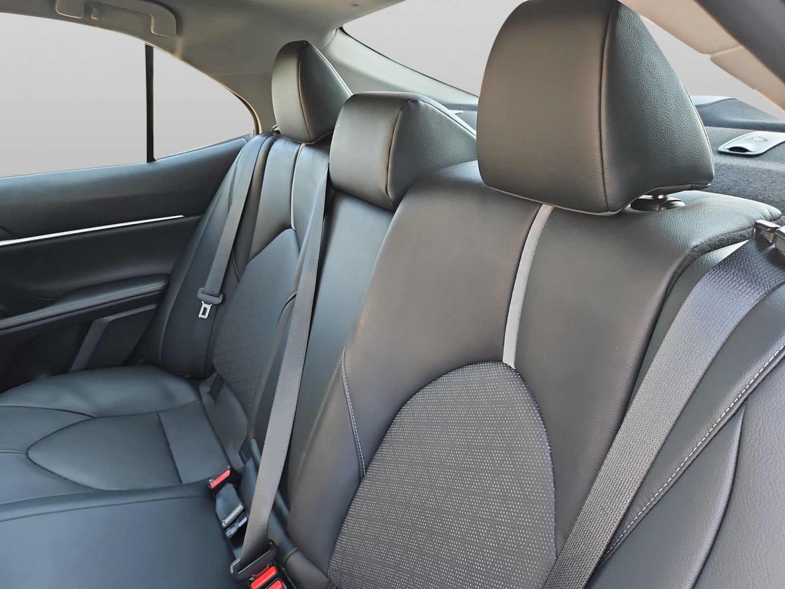 Used 2021 Toyota Camry XSE FWD image 36